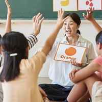 小学校教師