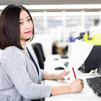 校正者