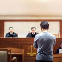 裁判官