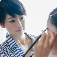 メイクアップアーティスト